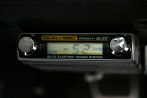 ブーストコントローラー
BLITZ DUAL SBC SPEC-R